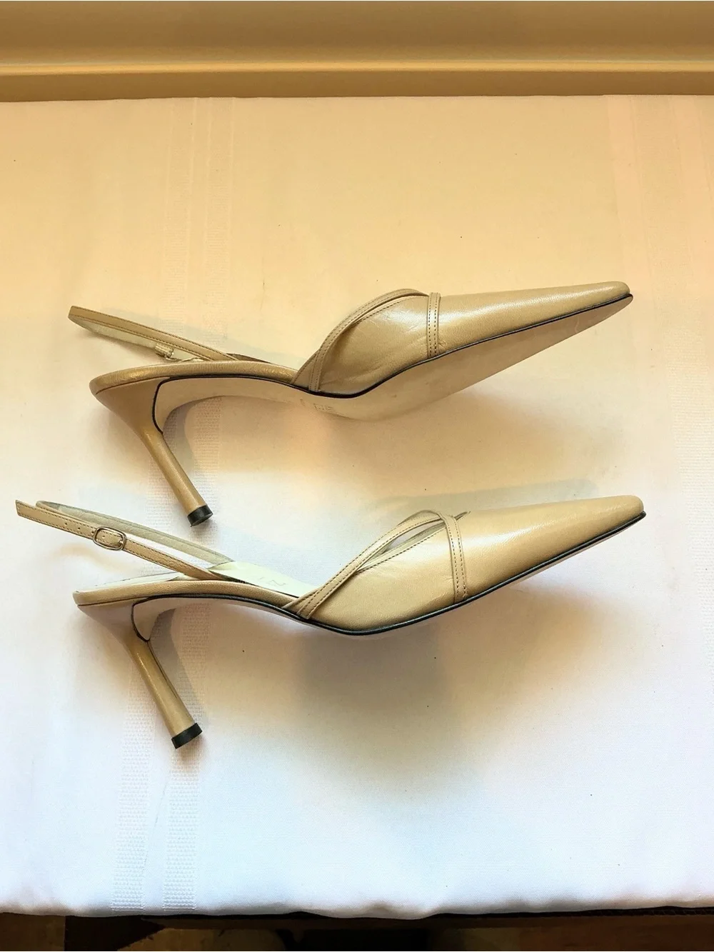 Vintage Anne Klein Pointed-toe Slingback Heels Tan Leather made in Italy size 8M